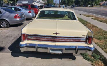 Lincoln-continental-1977-19