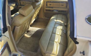 Lincoln-continental-1977-22