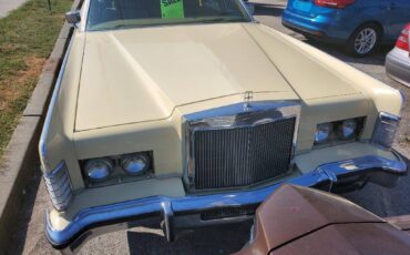 Lincoln-continental-1977-7