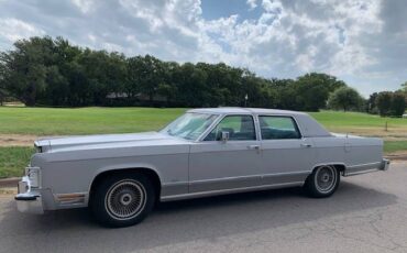 Lincoln-continental-1979-grey-3