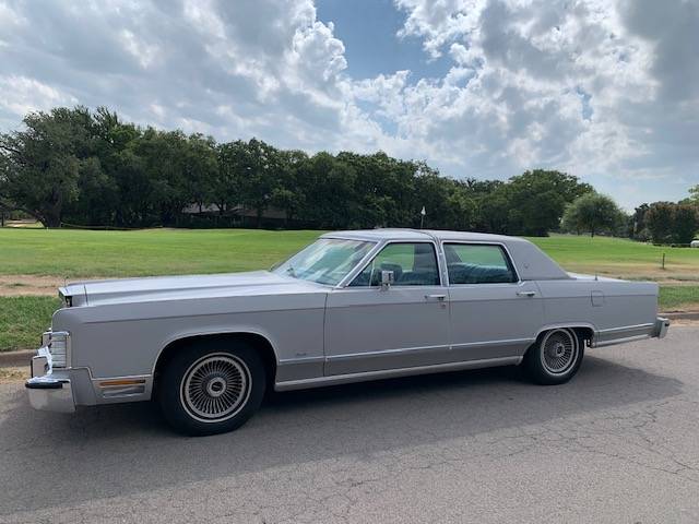 Lincoln-continental-1979-grey-3