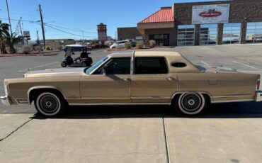 Lincoln-continental-1979-yellow-143