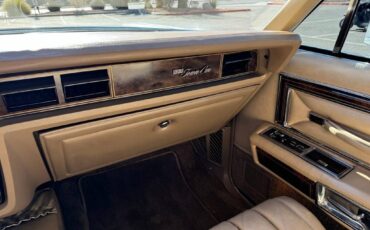 Lincoln-continental-1979-yellow-169
