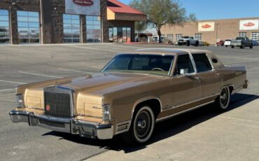 Lincoln-continental-1979-yellow-193