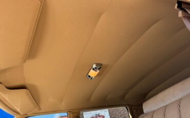 Lincoln-continental-1979-yellow-232