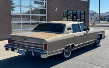 Lincoln-continental-1979-yellow-82