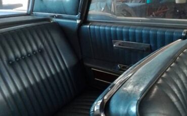 Lincoln-continental-4-door-sedan-1964-blue-10