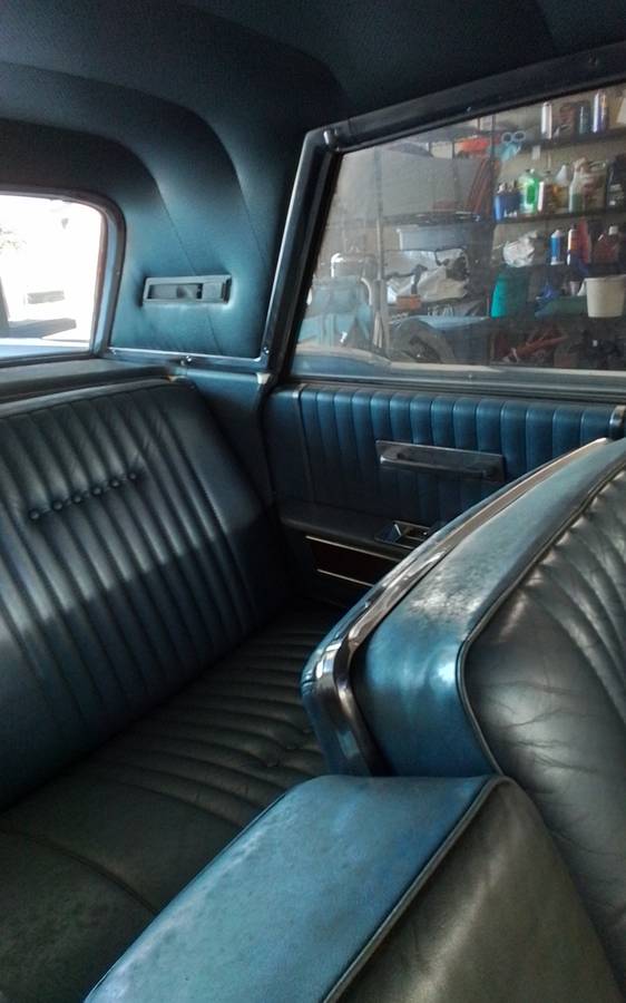 Lincoln-continental-4-door-sedan-1964-blue-10