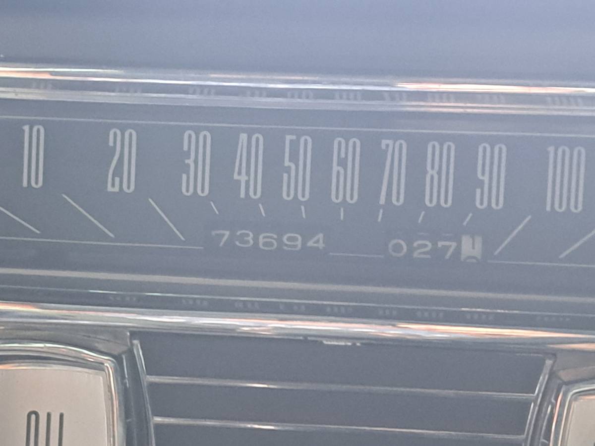 Lincoln-continental-4-door-sedan-1964-blue-12