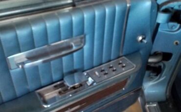 Lincoln-continental-4-door-sedan-1964-blue-5