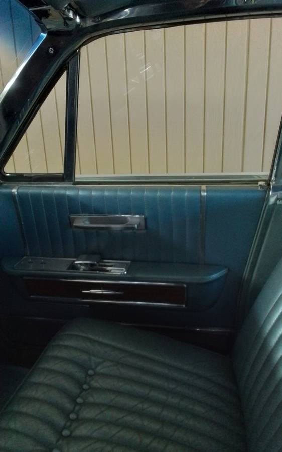 Lincoln-continental-4-door-sedan-1964-blue-7
