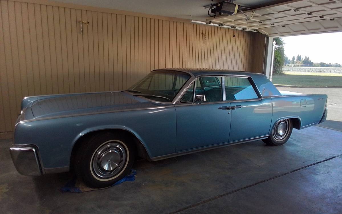 Lincoln-continental-4-door-sedan-1964-blue