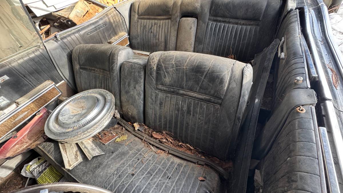 Lincoln-continental-convertible-1967-11