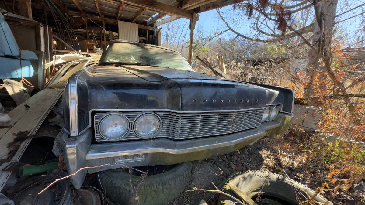 Lincoln-continental-convertible-1967-12