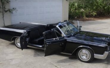 Lincoln-continental-convertible-1967-14