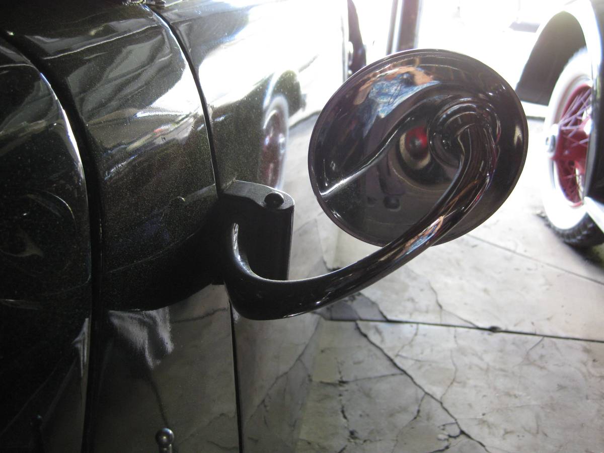 Lincoln-continental-coupe-1947-black-10