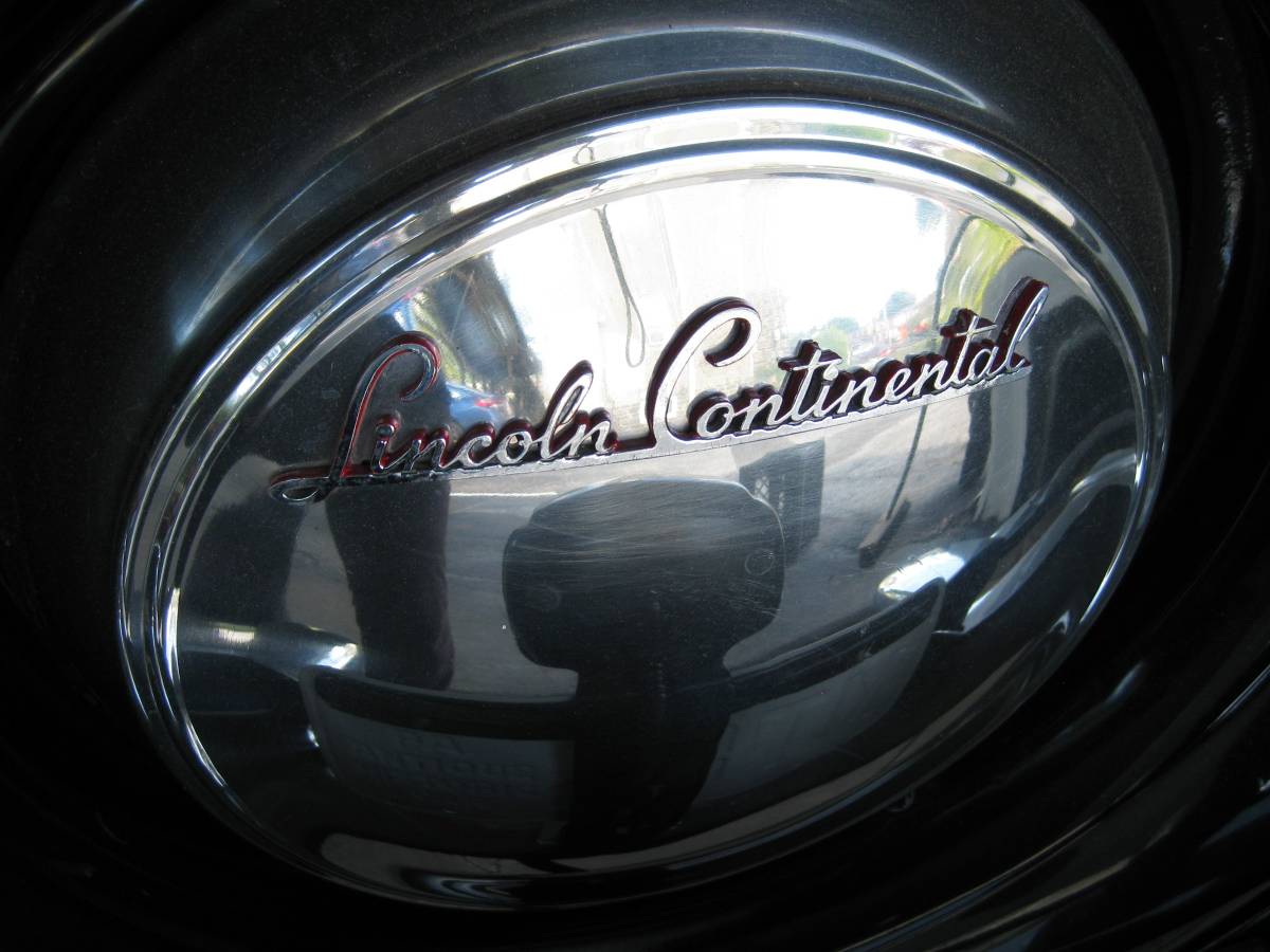 Lincoln-continental-coupe-1947-black-17