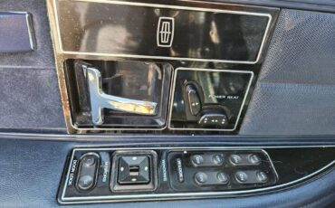 Lincoln-continental-executive-1994-blue-13