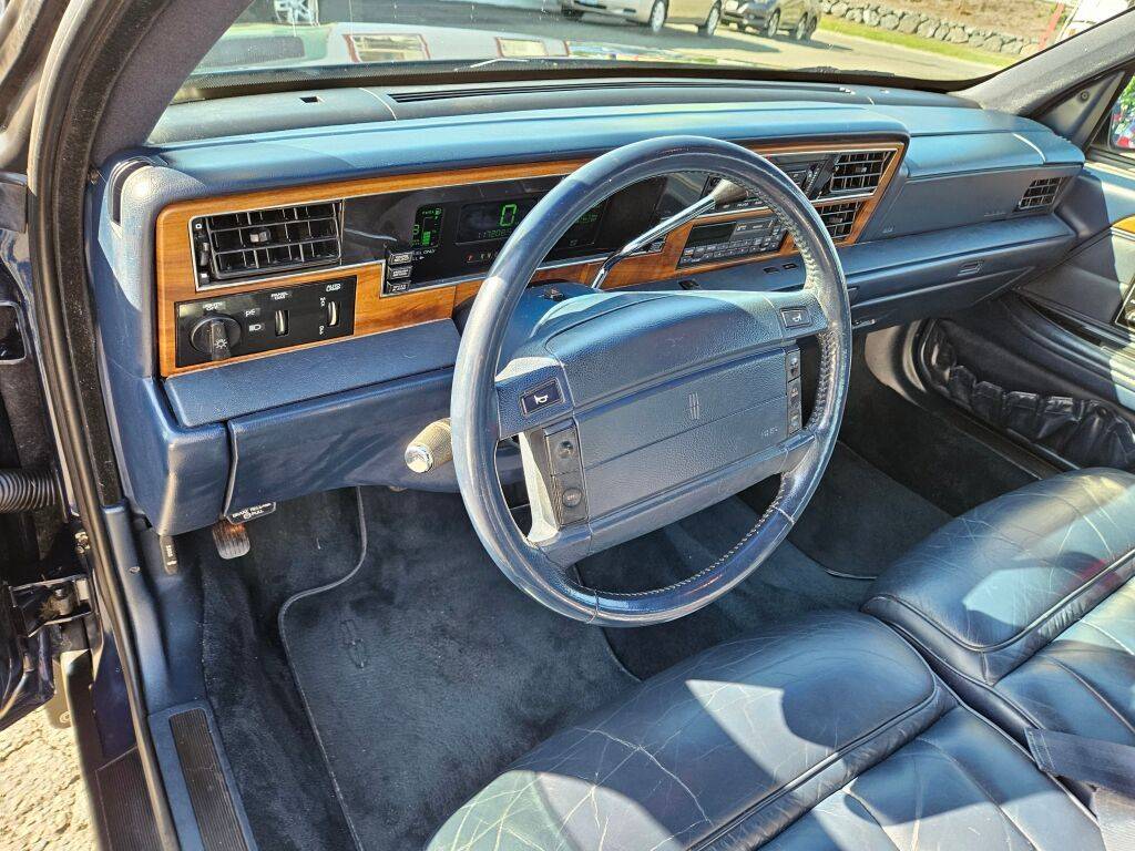 Lincoln-continental-executive-1994-blue-14