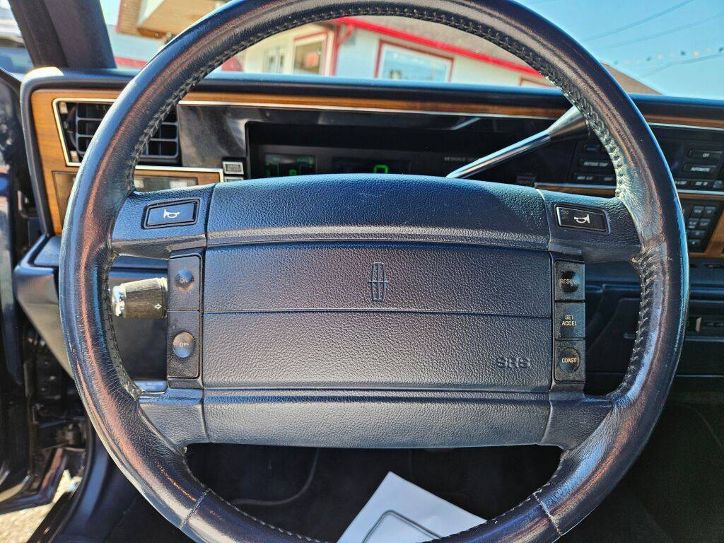 Lincoln-continental-executive-1994-blue-15