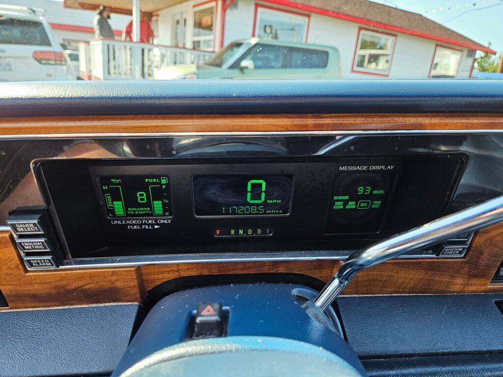 Lincoln-continental-executive-1994-blue-16