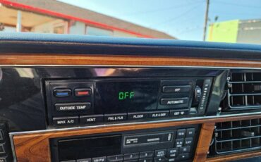 Lincoln-continental-executive-1994-blue-17