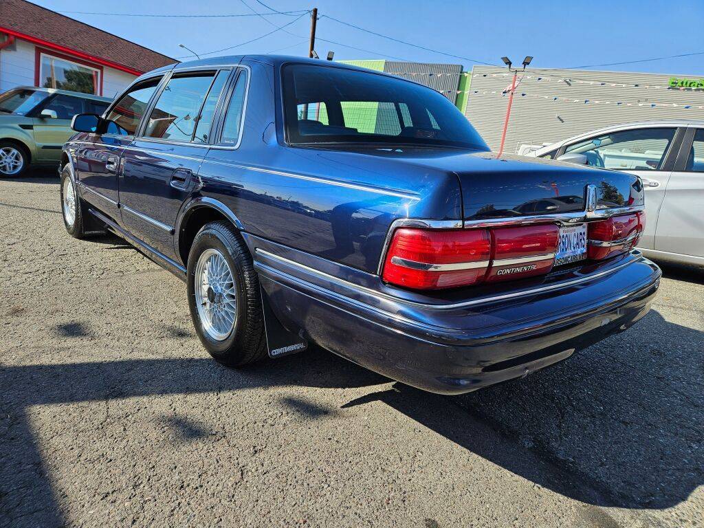 Lincoln-continental-executive-1994-blue-4
