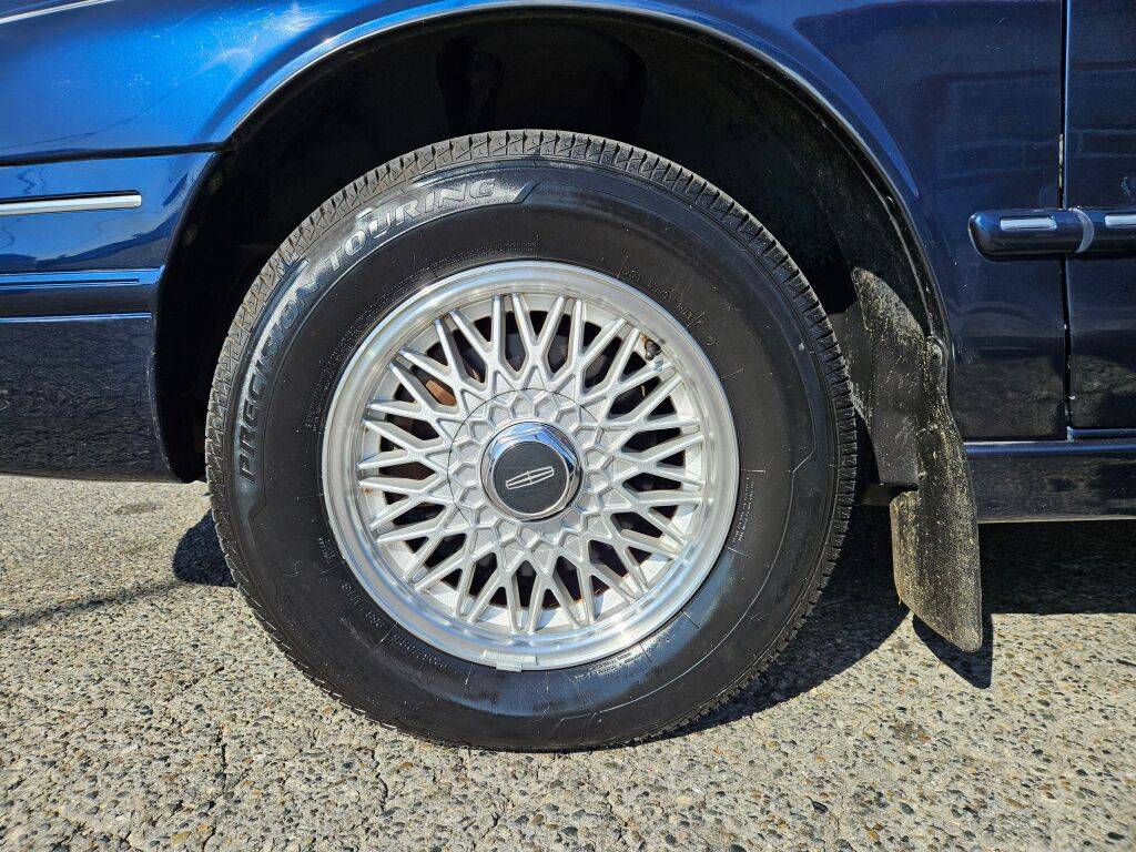 Lincoln-continental-executive-1994-blue-7