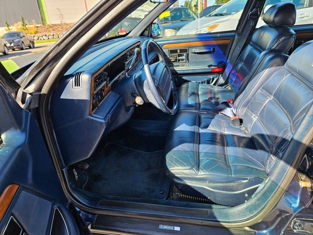 Lincoln-continental-executive-1994-blue-9