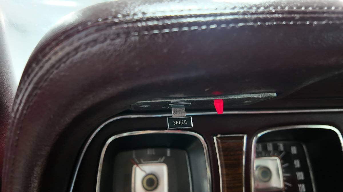 Lincoln-continental-mark-iii-1971-10