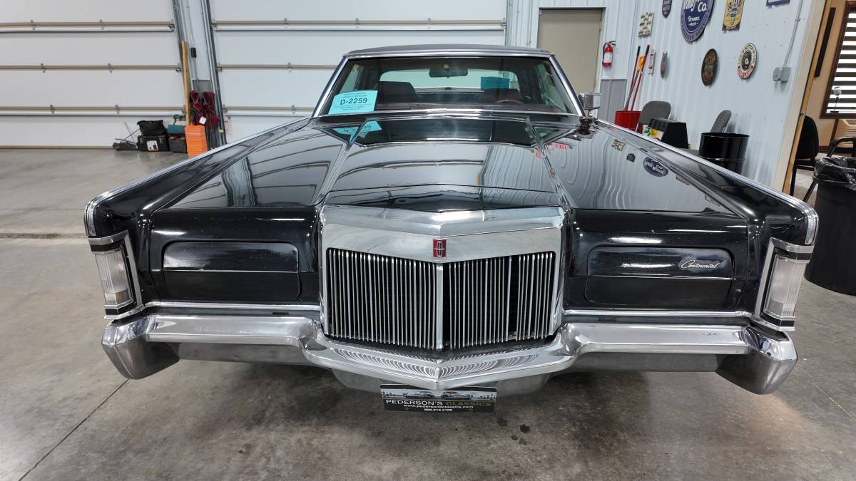 Lincoln-continental-mark-iii-1971-12