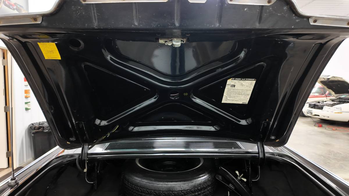 Lincoln-continental-mark-iii-1971-2