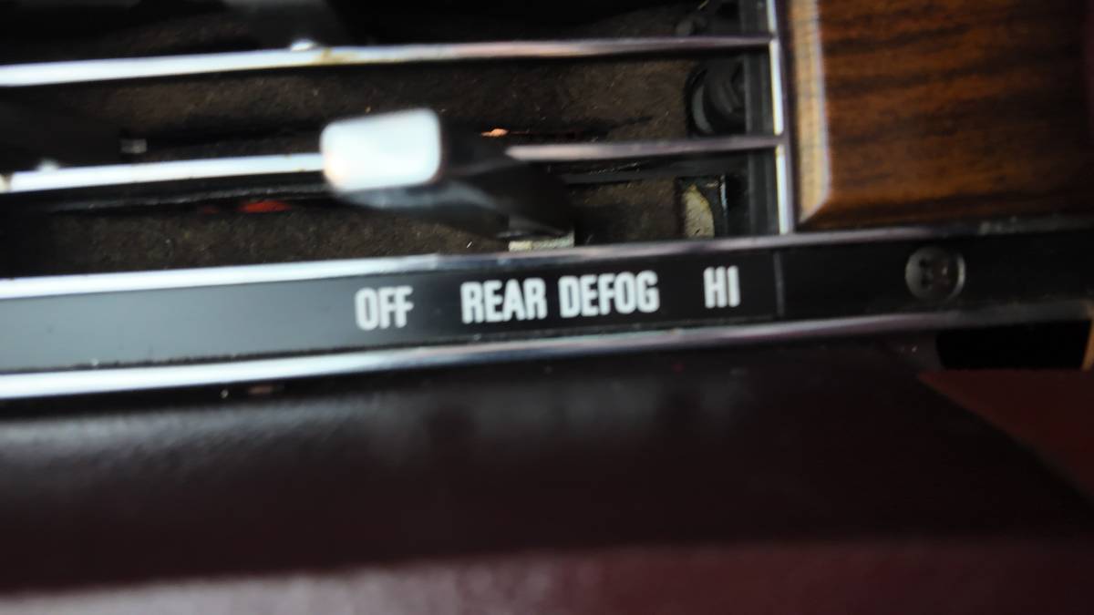 Lincoln-continental-mark-iii-1971-9