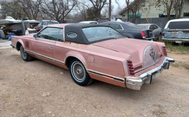 Lincoln-continental-mark-v-1977-3