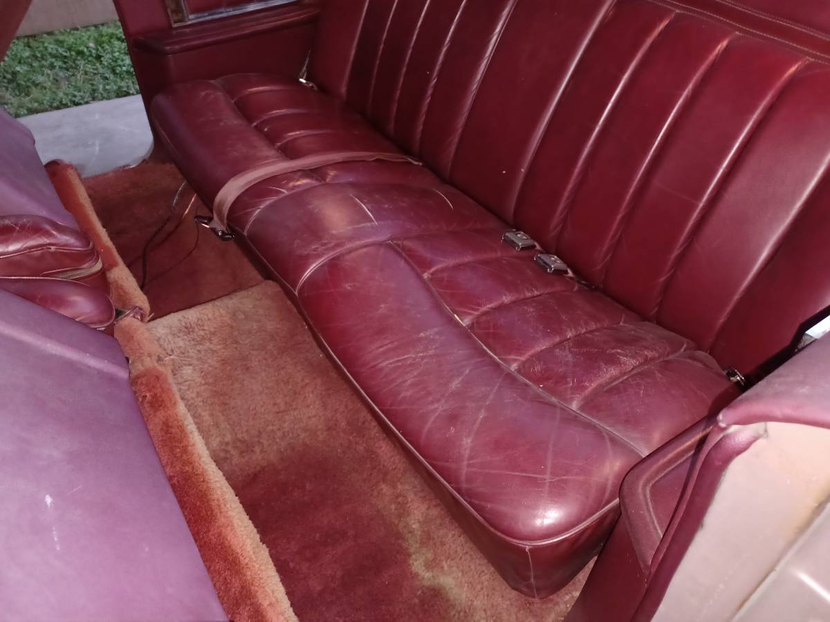 Lincoln-continental-mark-v-1977-9