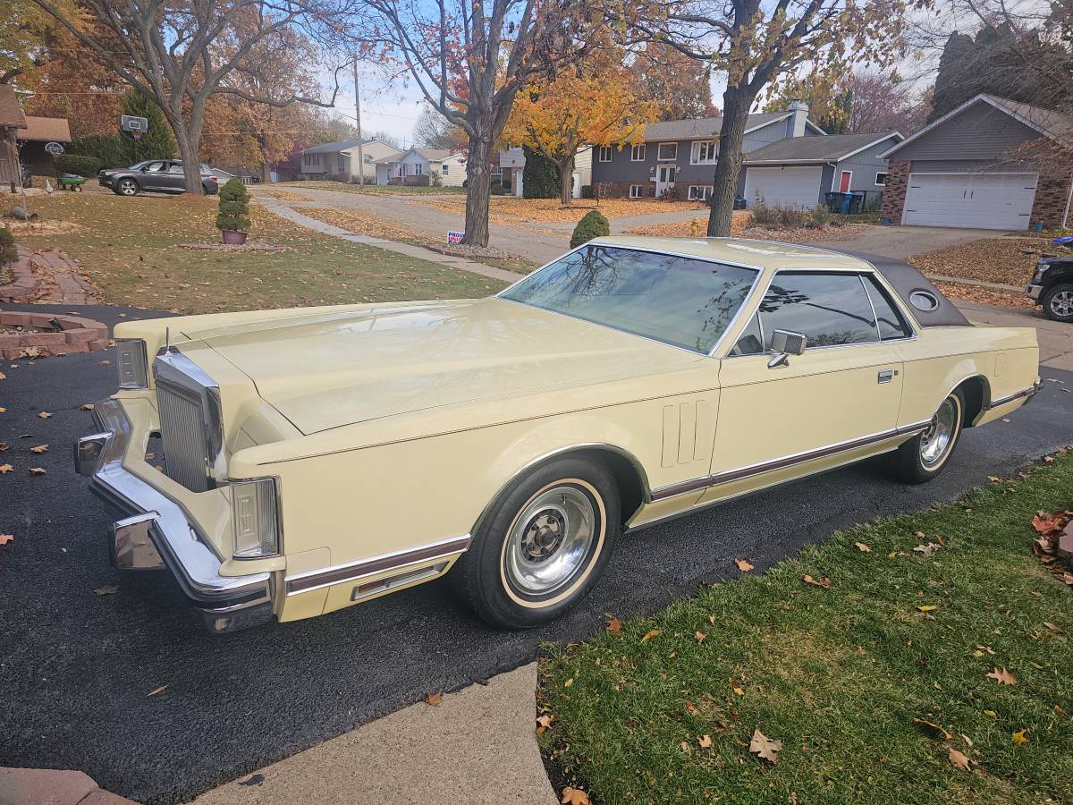 Lincoln-continental-mark-v-1978-10