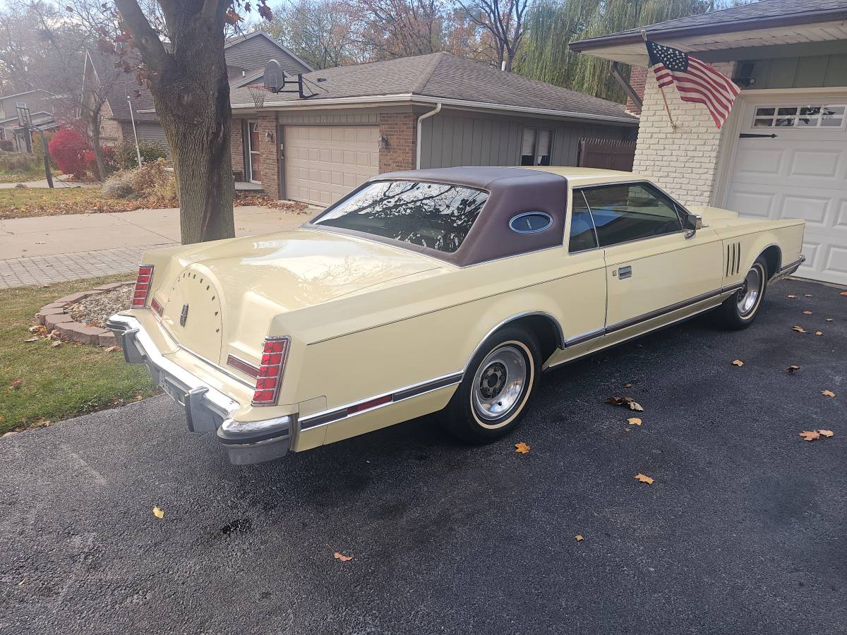 Lincoln-continental-mark-v-1978-11
