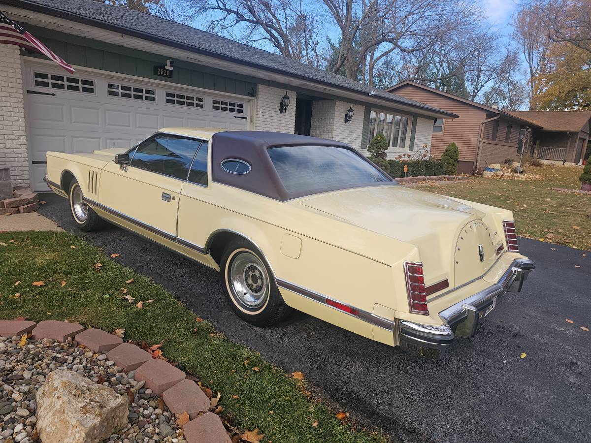 Lincoln-continental-mark-v-1978-13
