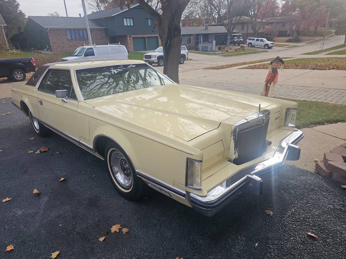 Lincoln-continental-mark-v-1978-14