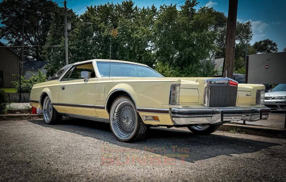 Lincoln-continental-mark-v-1978-15