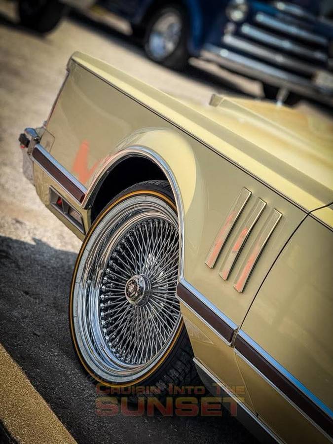 Lincoln-continental-mark-v-1978-17