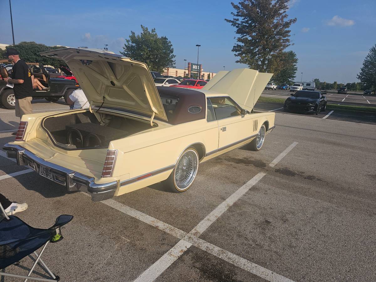 Lincoln-continental-mark-v-1978-19