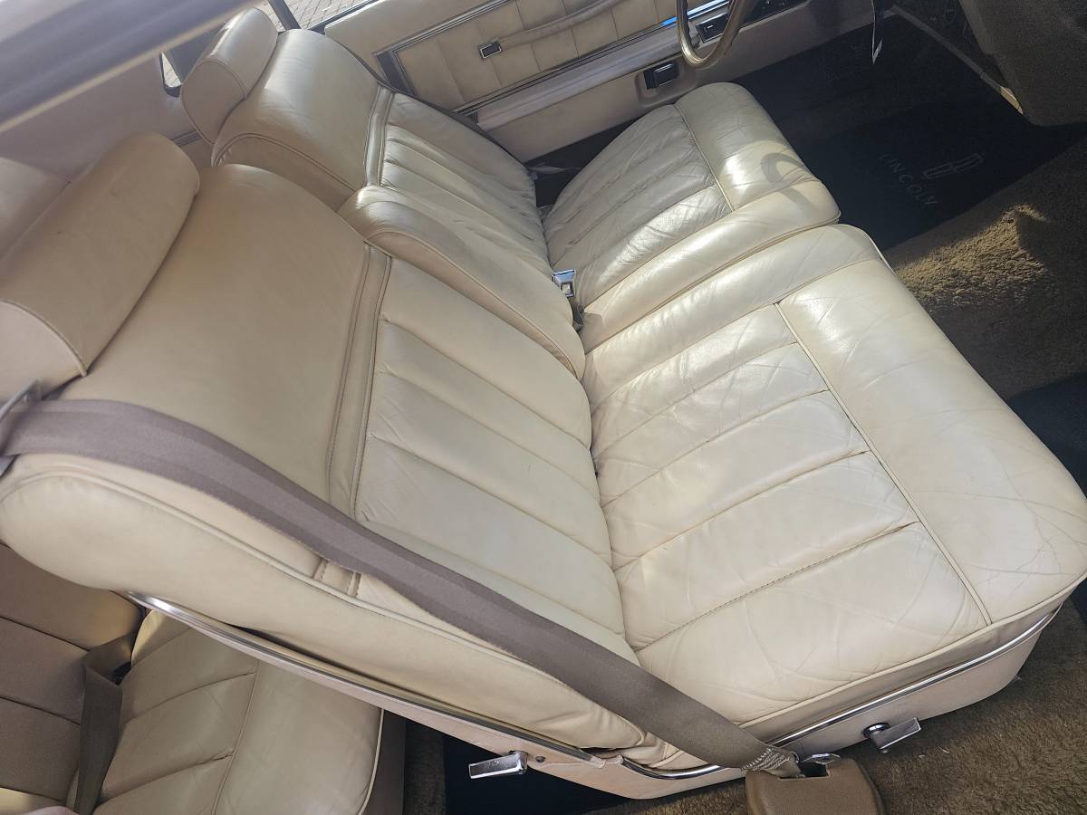 Lincoln-continental-mark-v-1978-3