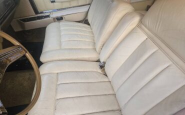 Lincoln-continental-mark-v-1978-5