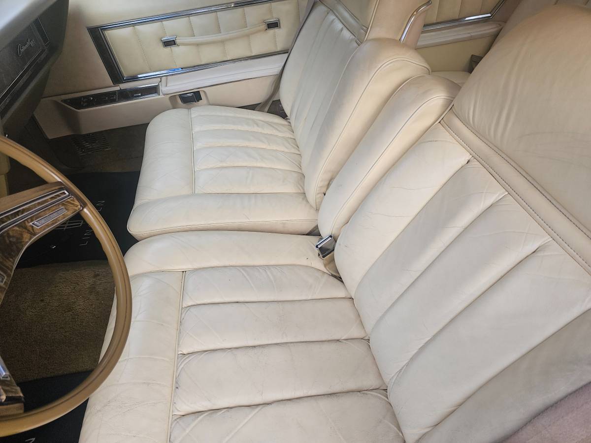 Lincoln-continental-mark-v-1978-5