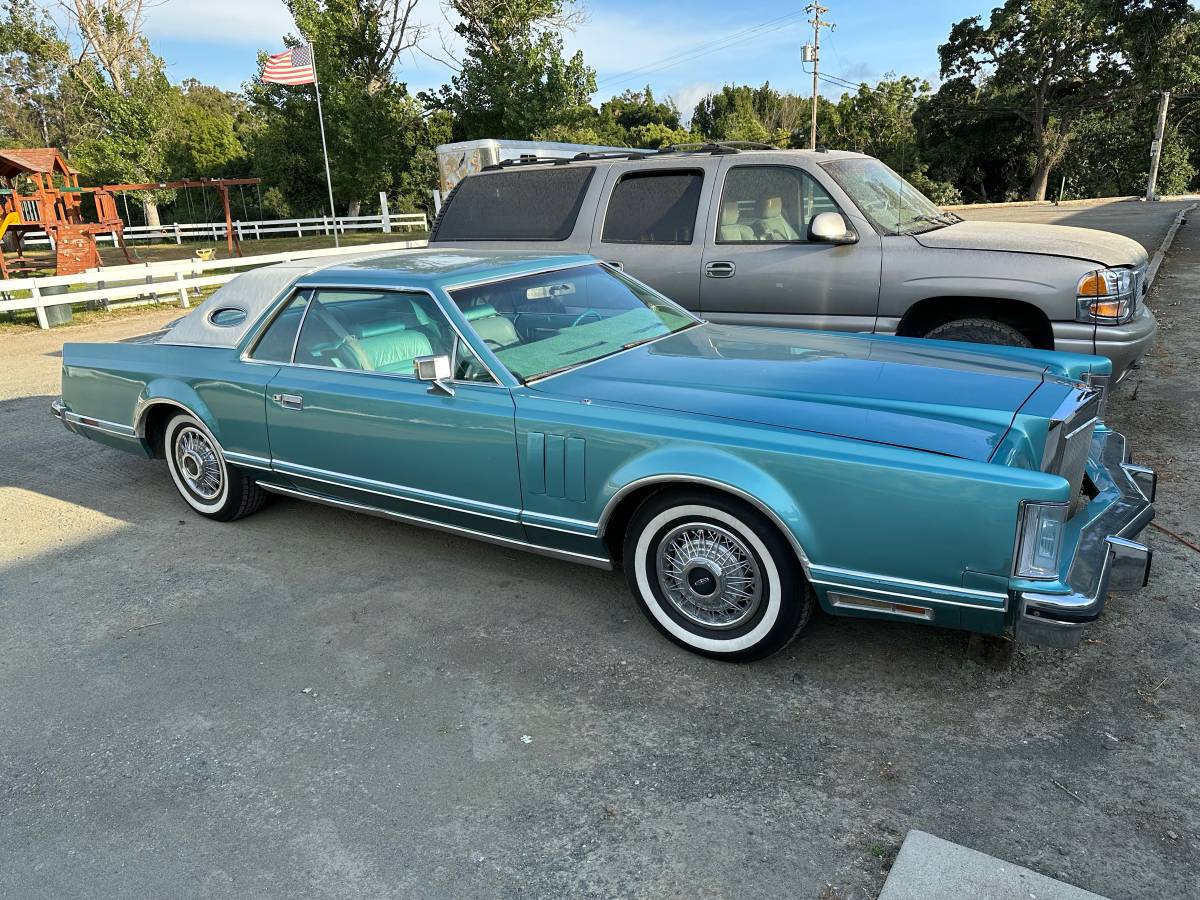 Lincoln-continental-mark-v-1979-green-1