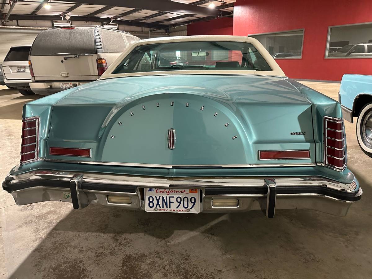 Lincoln-continental-mark-v-1979-green-3