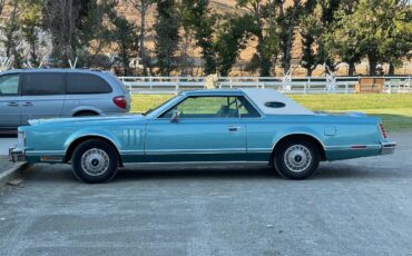Lincoln-continental-mark-v-1979-green-4