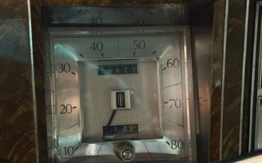 Lincoln-continental-mark-v-1979-green-8