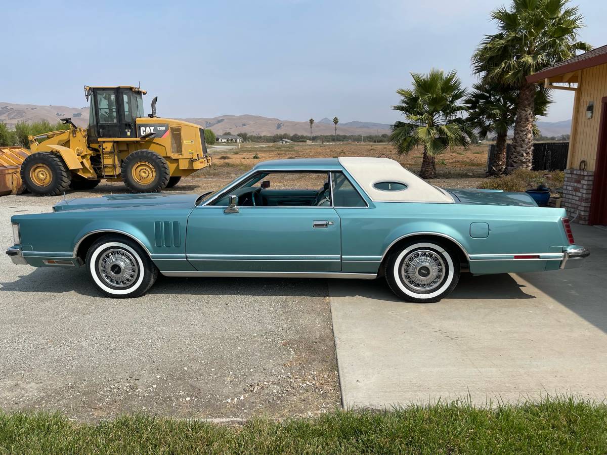 Lincoln-continental-mark-v-1979-green